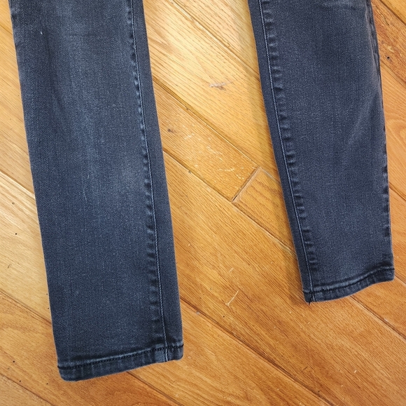St. John's Bay dark gray size 8 skinny leg jeans - Picture 7 of 13